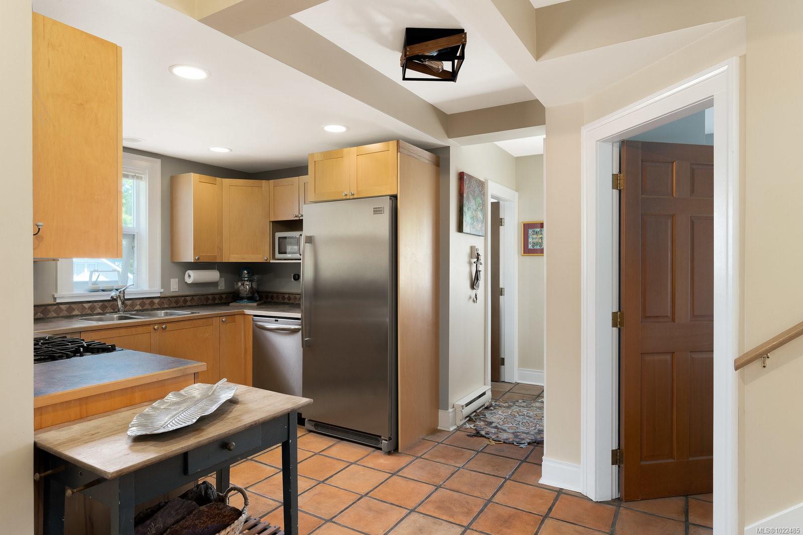 753 Pemberton Rd # 3