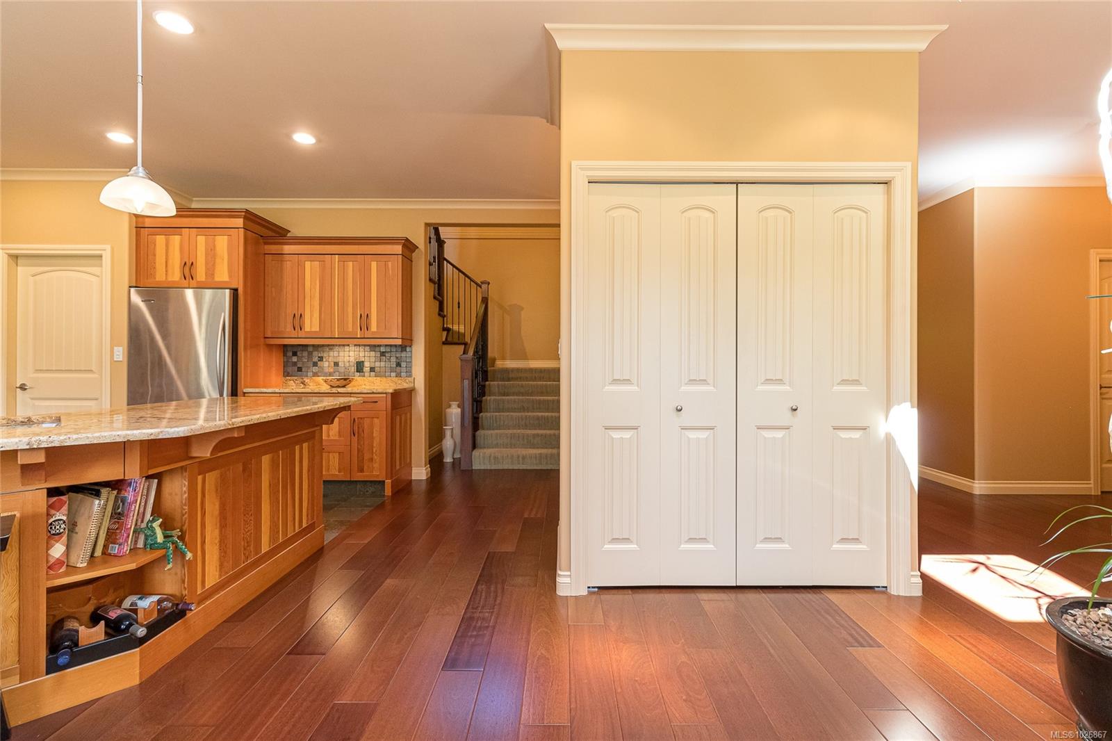 1450 White Pine Terr