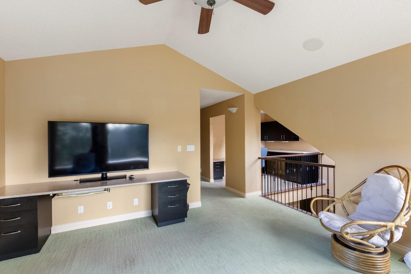 1450 White Pine Terr