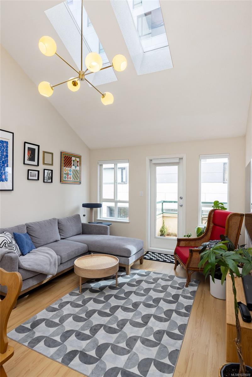 1015 Johnson St # 402