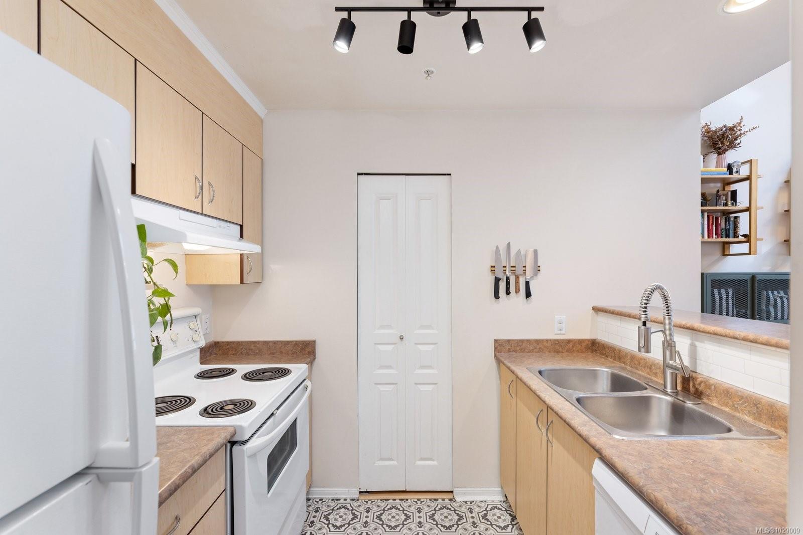 1015 Johnson St # 402