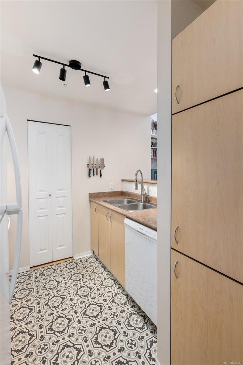 1015 Johnson St # 402