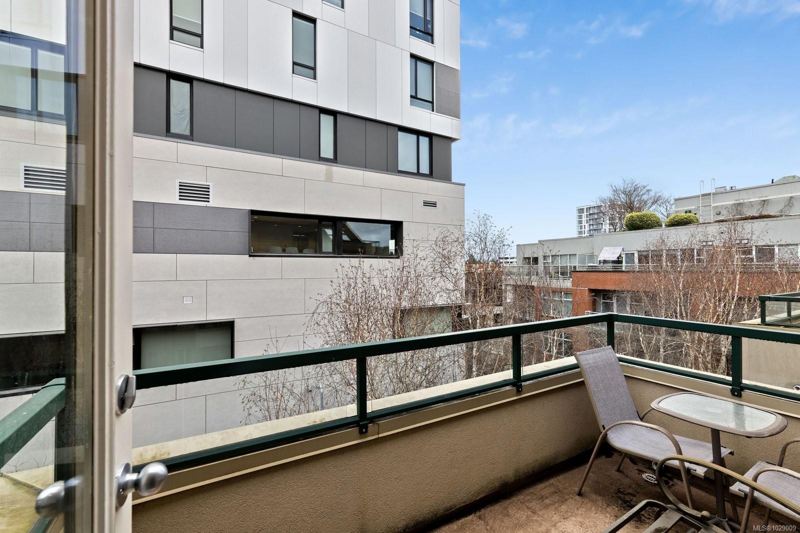 1015 Johnson St # 402