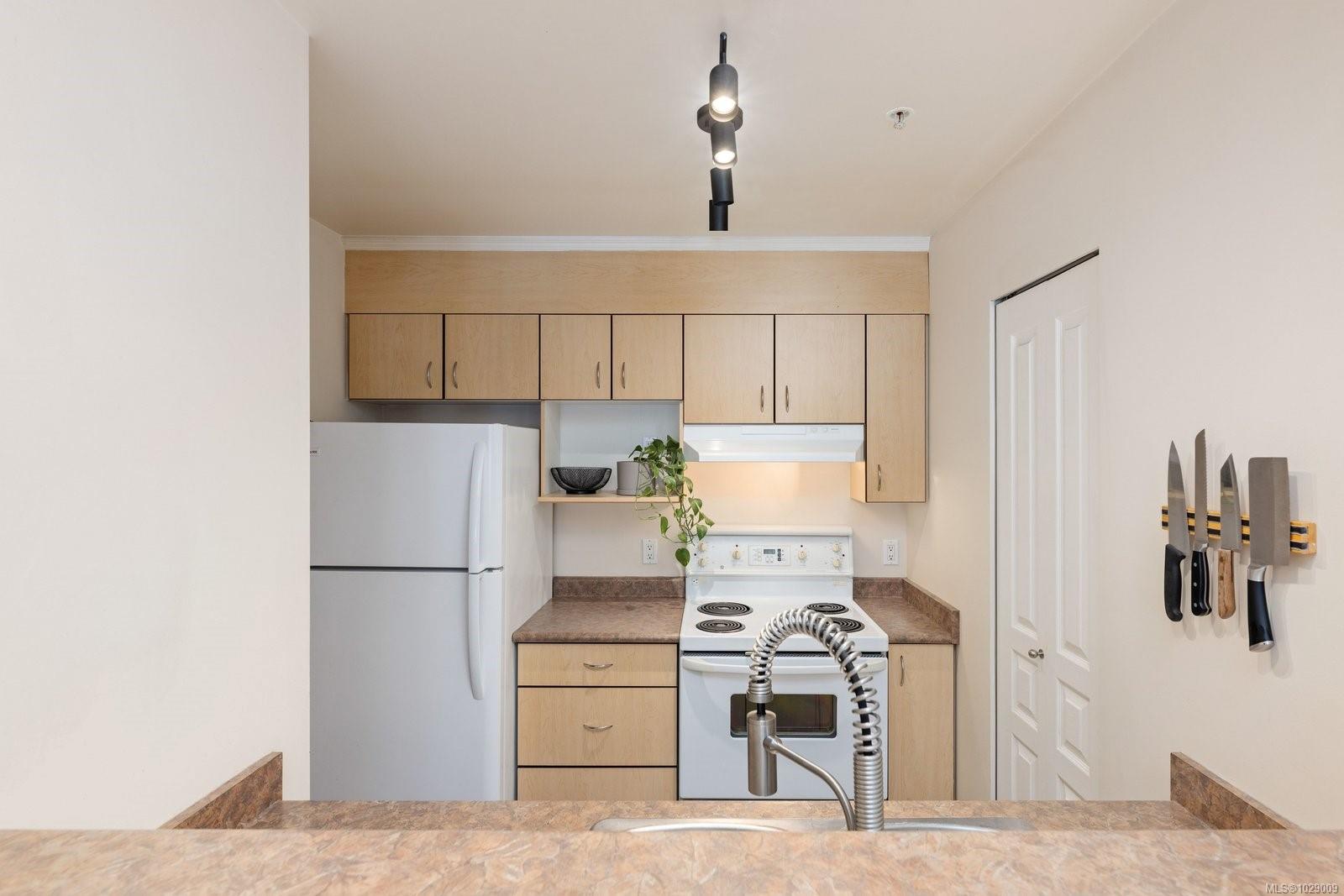 1015 Johnson St # 402