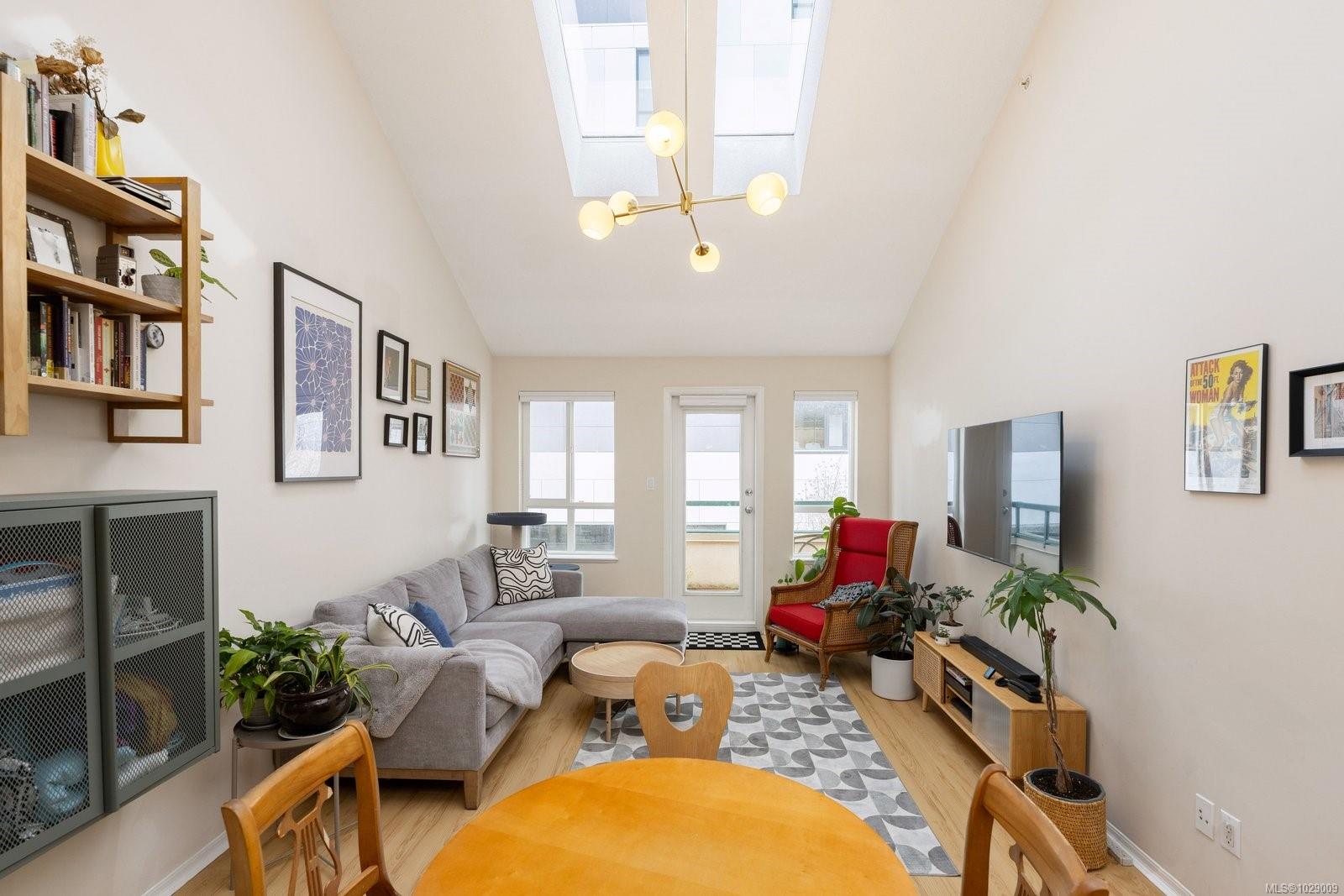 1015 Johnson St # 402