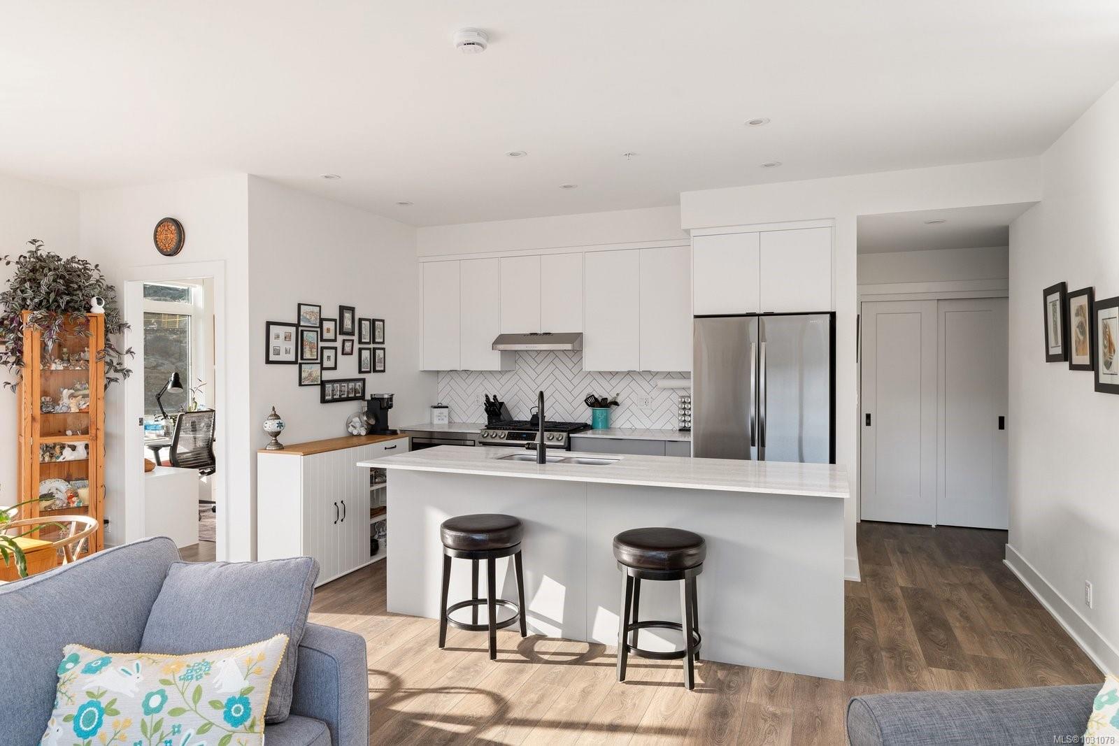 1110 Samar Cres # 402