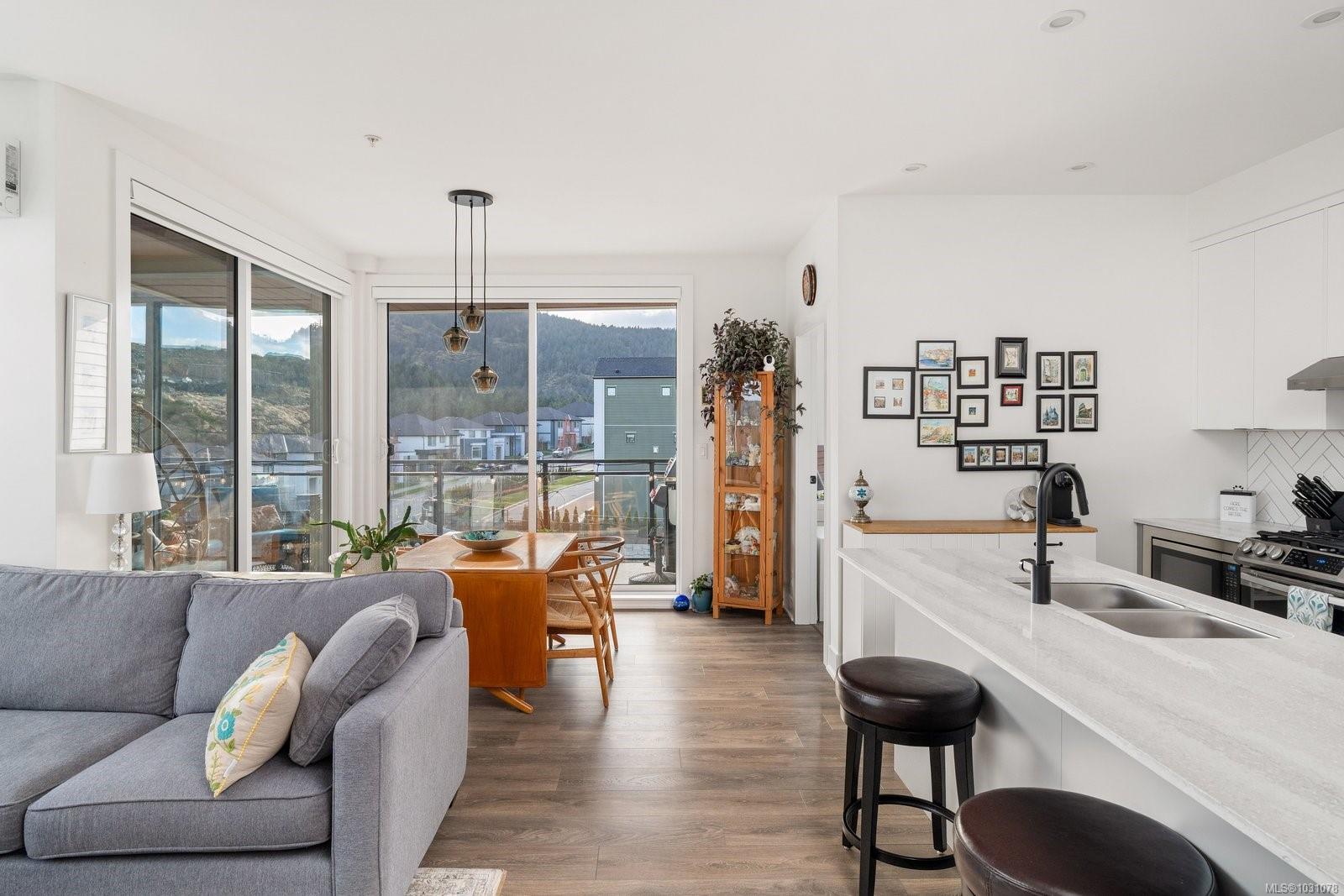 1110 Samar Cres # 402