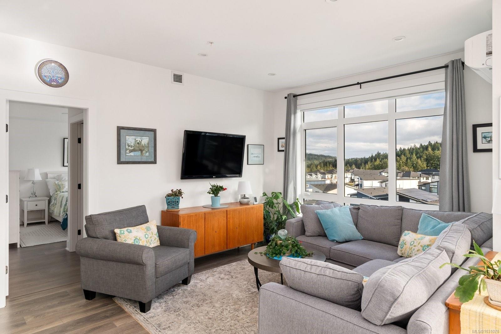1110 Samar Cres # 402