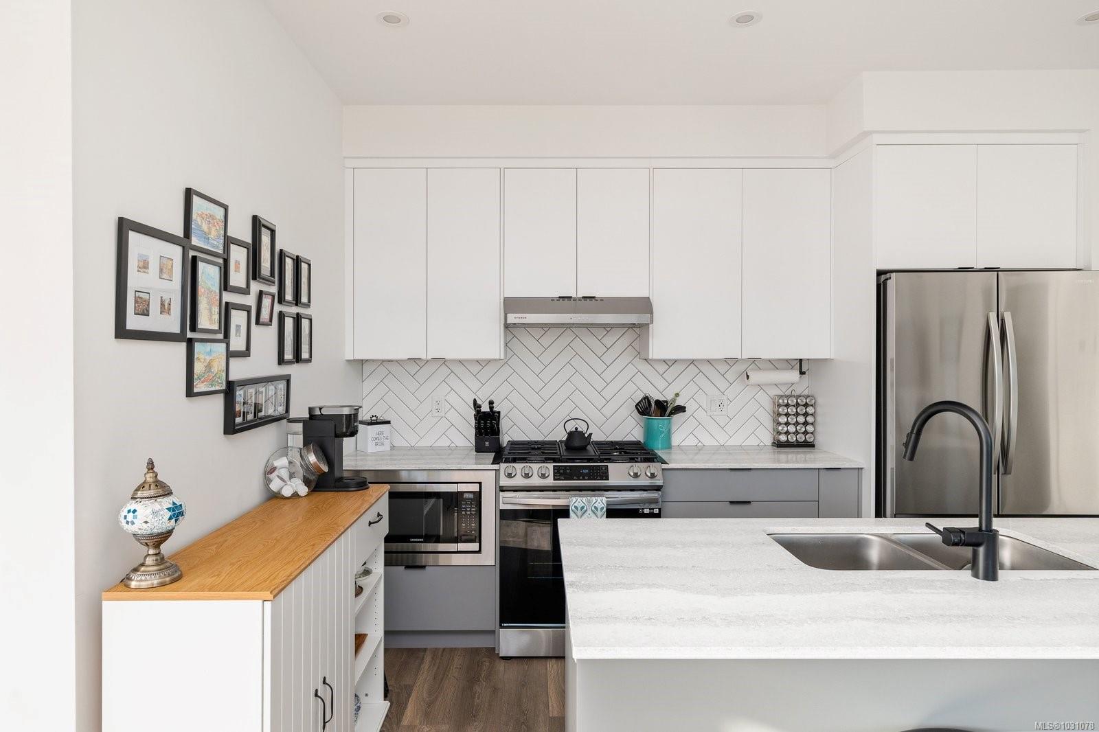 1110 Samar Cres # 402