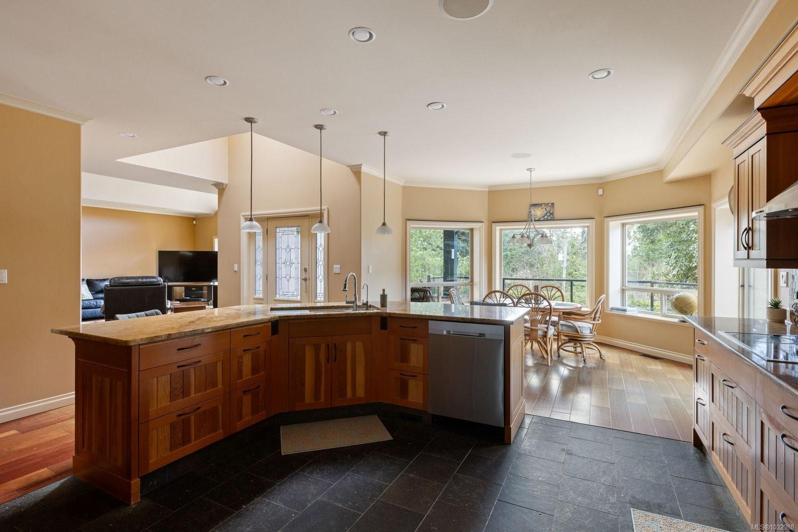 1450 White Pine Terr