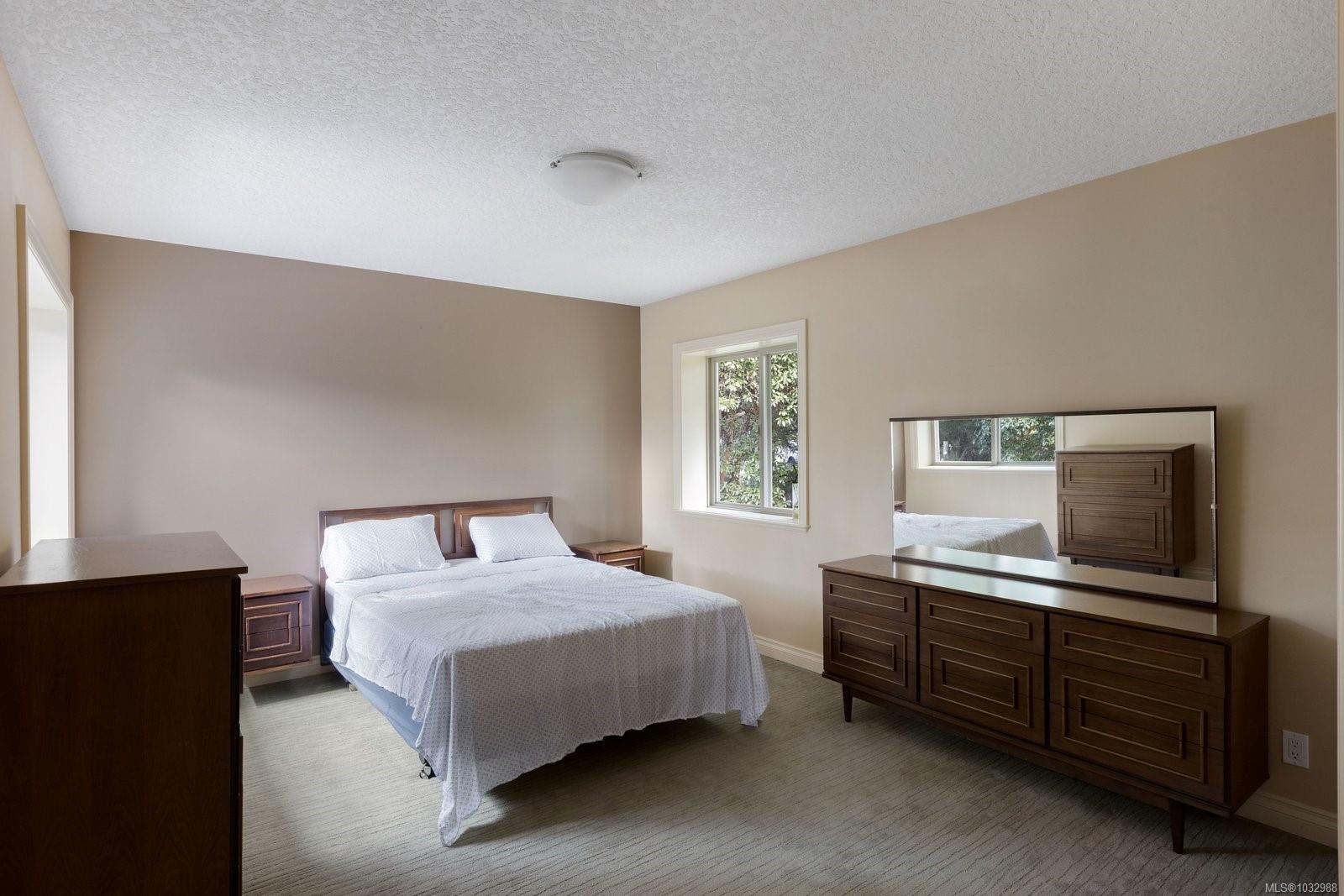 1450 White Pine Terr