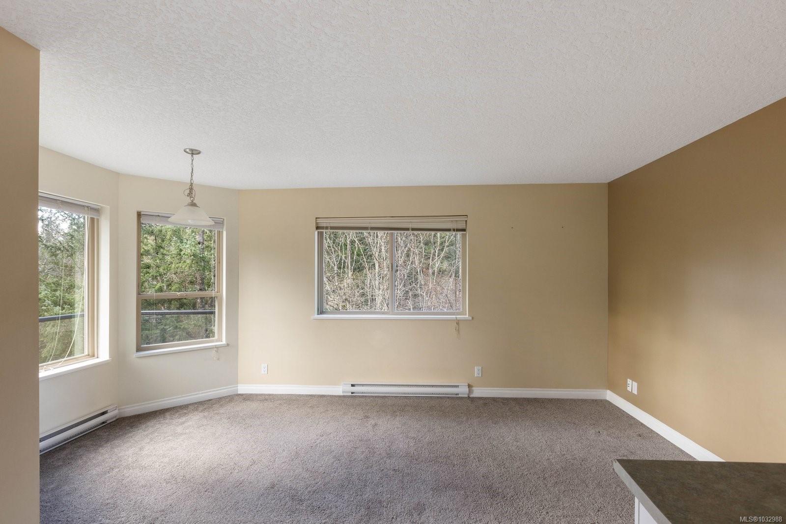 1450 White Pine Terr