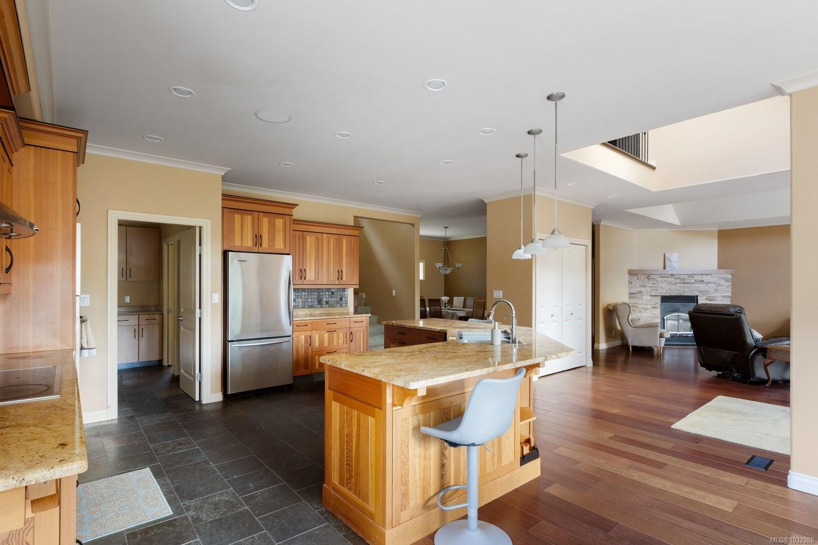 1450 White Pine Terr