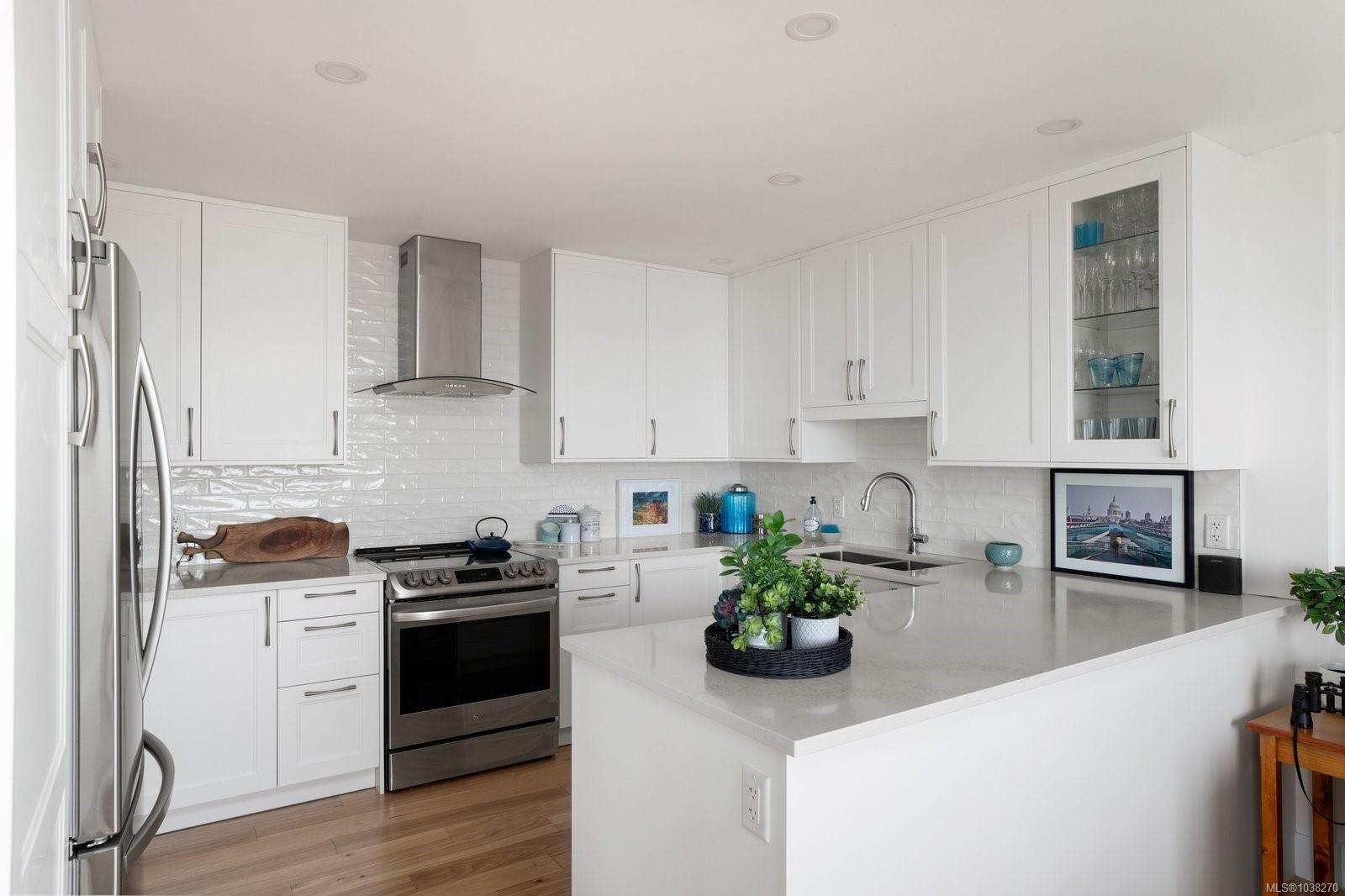 202-1540 Dallas Rd Unit: #202