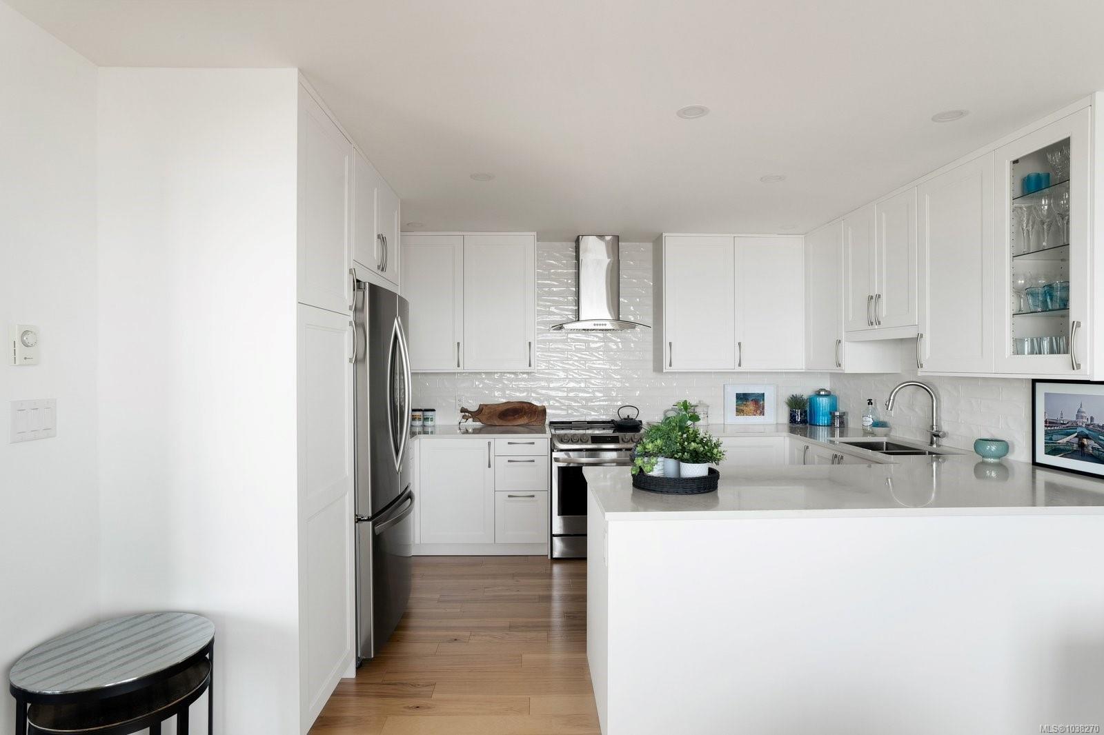 202-1540 Dallas Rd Unit: #202