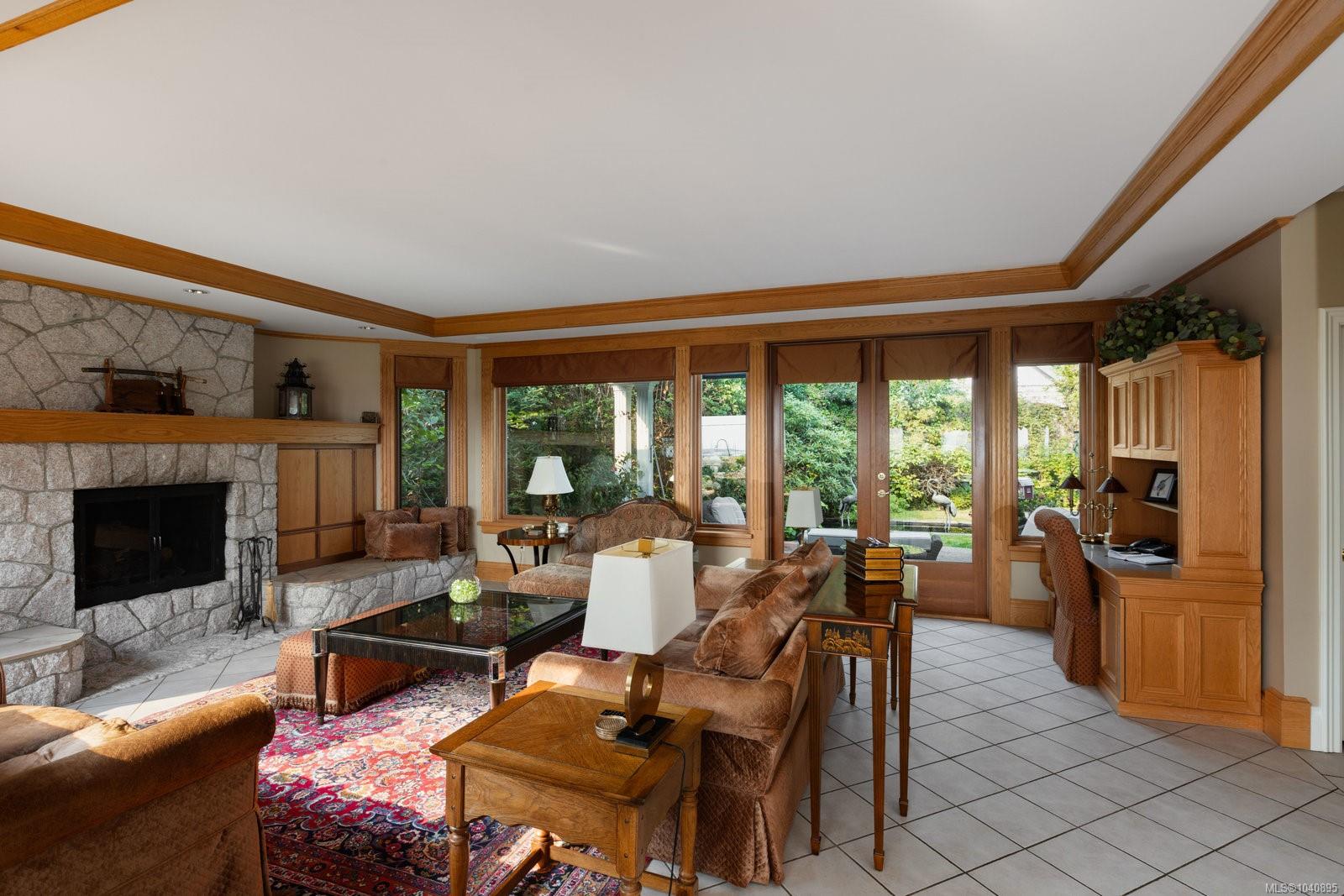 1580 Beach Dr