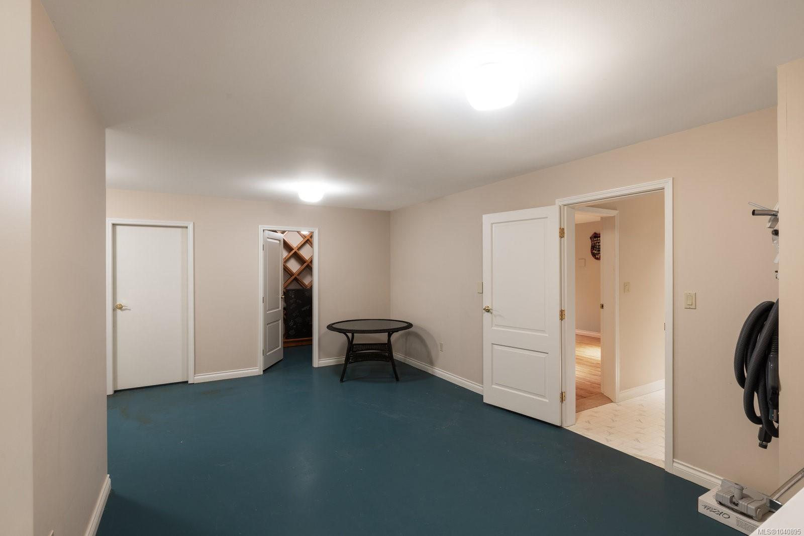 1580 Beach Dr