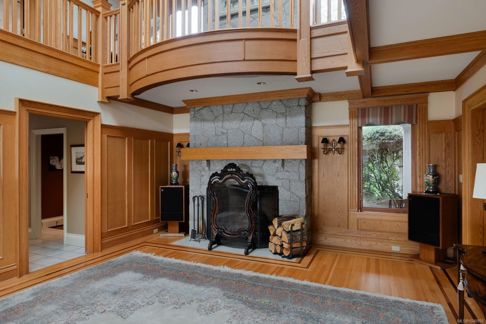 1580 Beach Dr