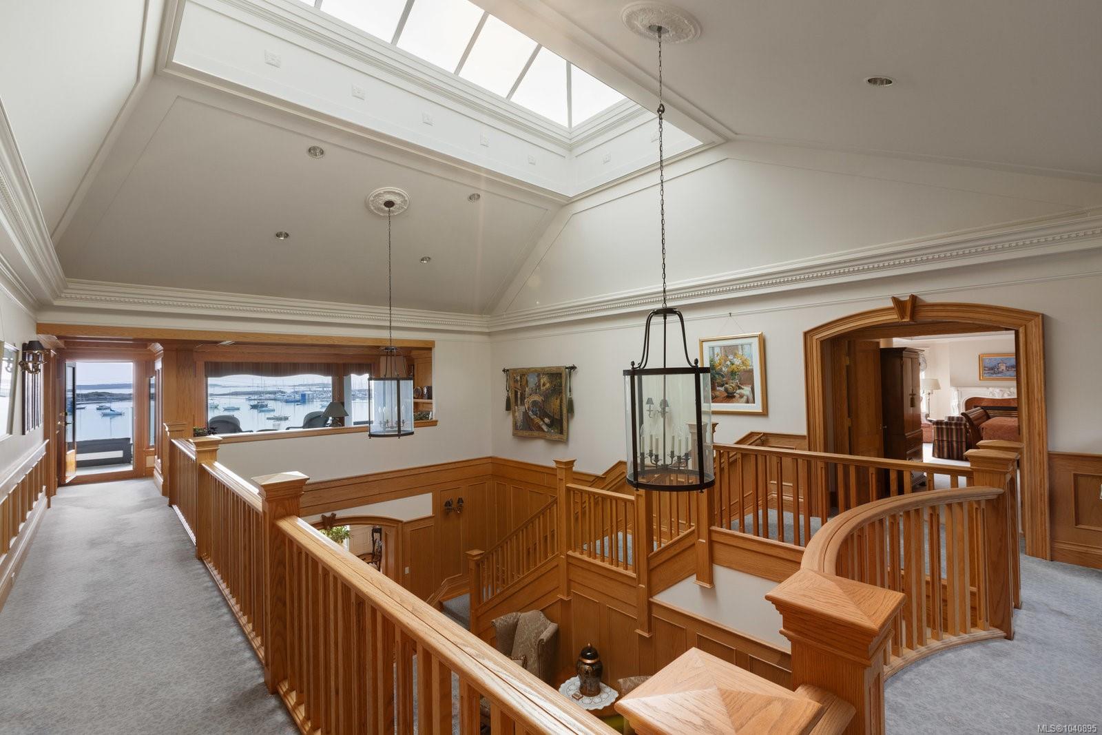 1580 Beach Dr