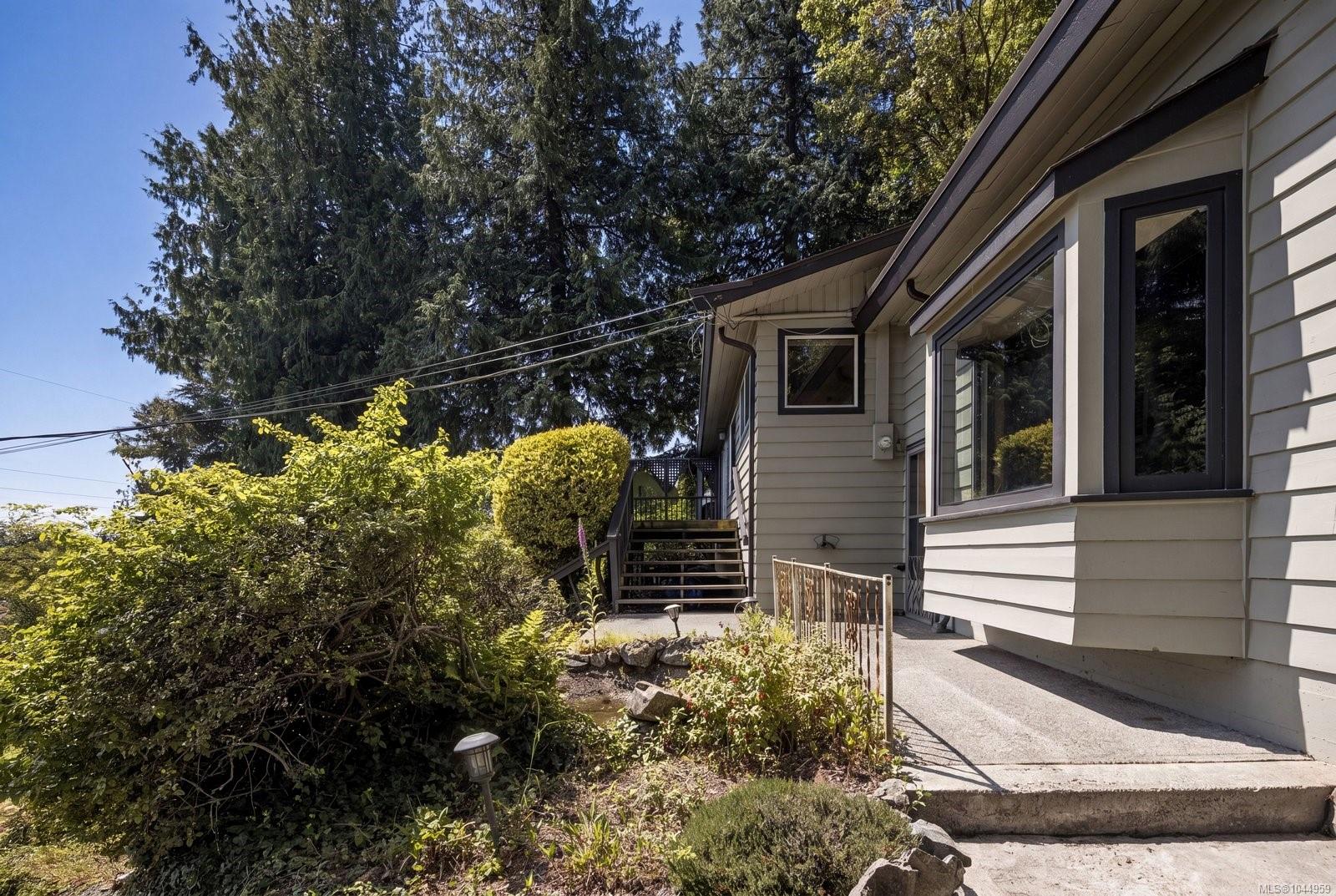 4950 Lochside Dr