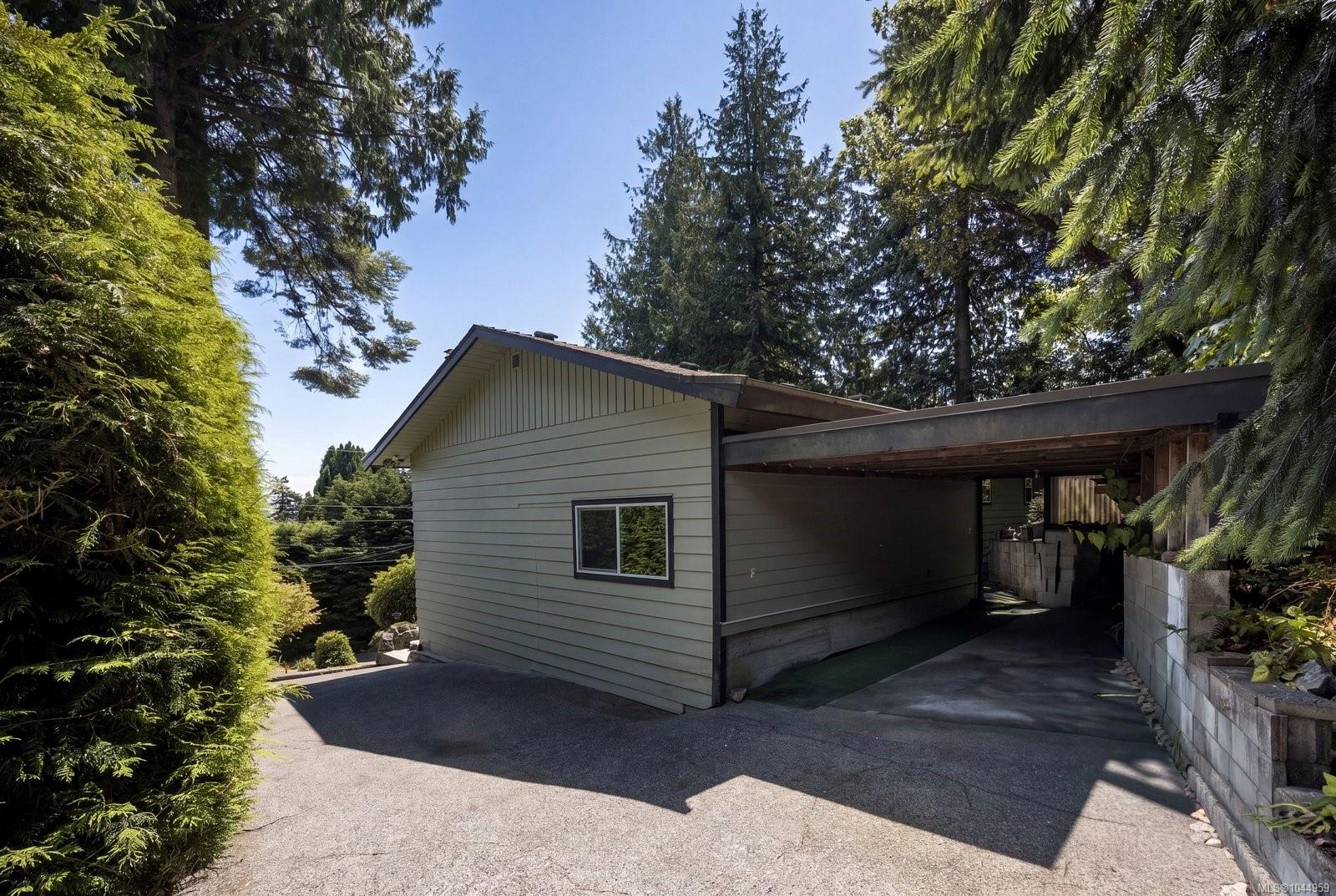 4950 Lochside Dr