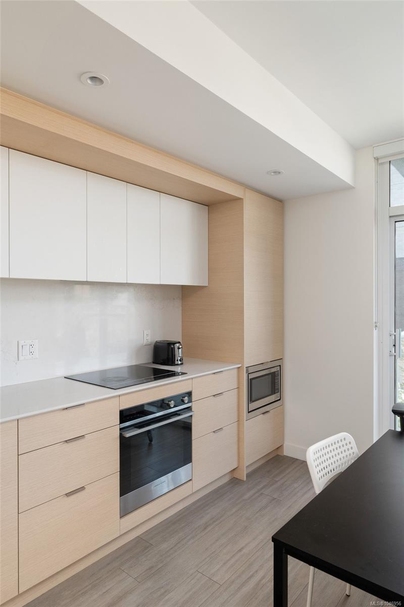 848 Yates St #504