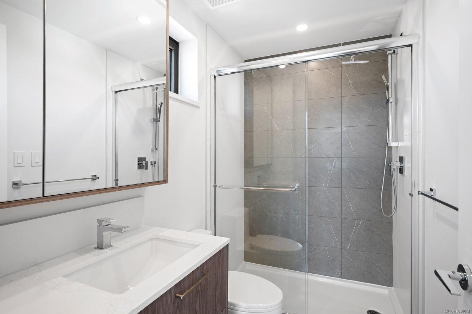 899 Esquimalt Rd Unit: #905