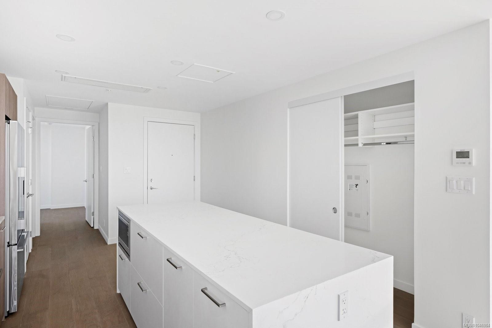 899 Esquimalt Rd Unit: #905
