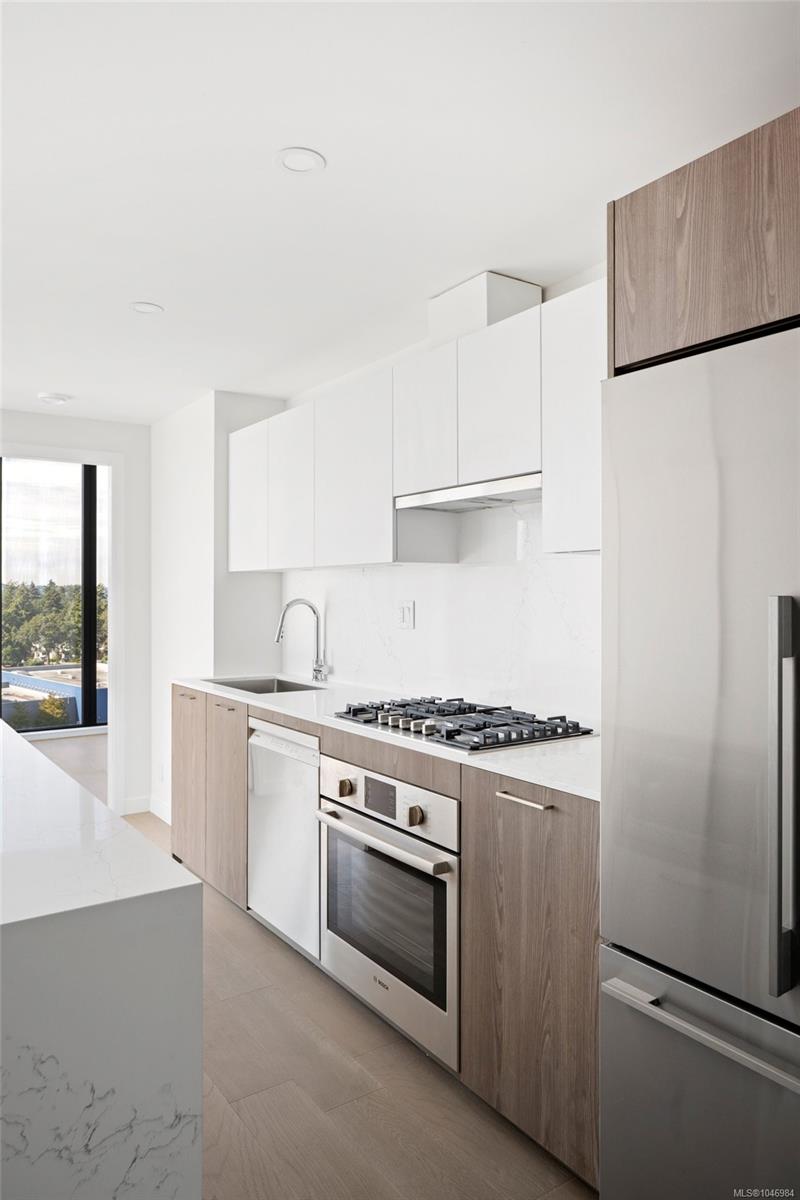 899 Esquimalt Rd Unit: #905