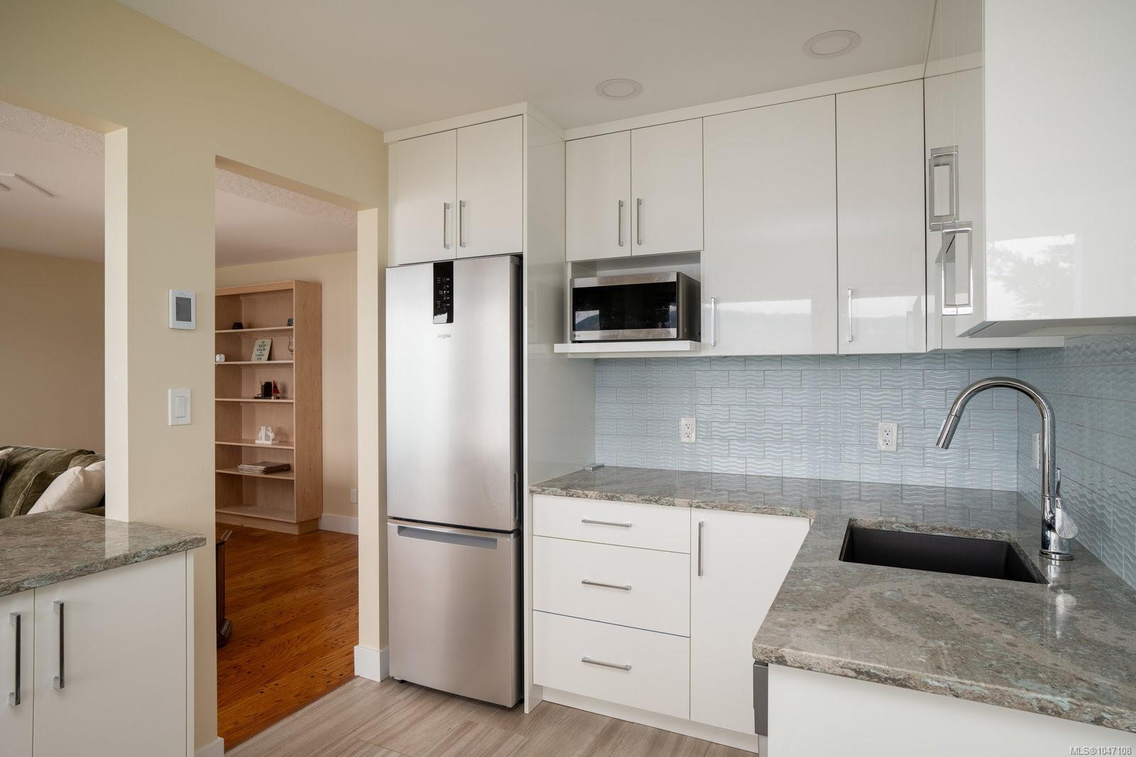 3697 Marine Vista