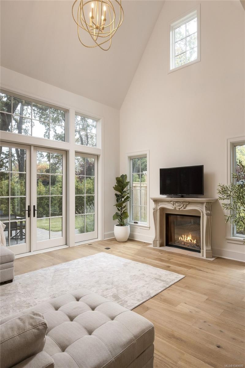1307 Transit Rd
