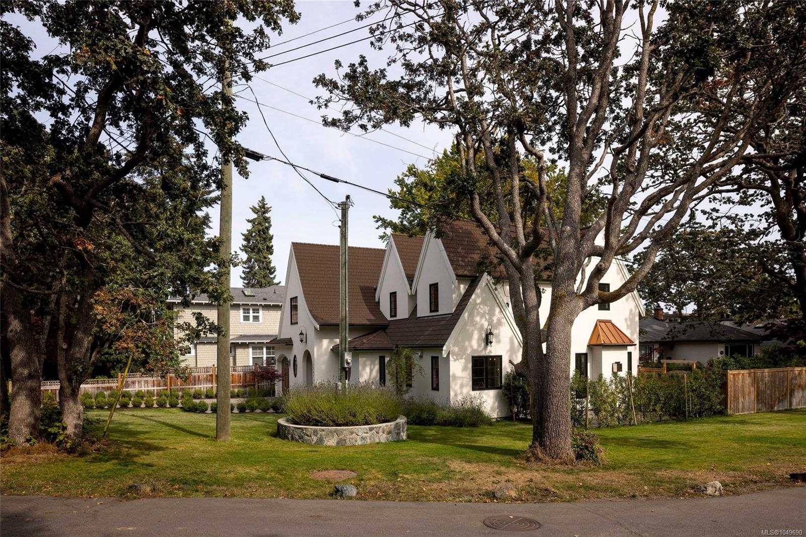 1307 Transit Rd