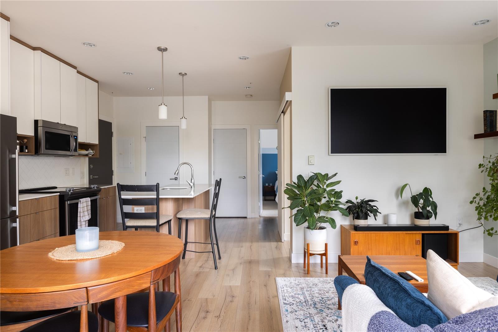 1015 Rockland Ave Unit: 101