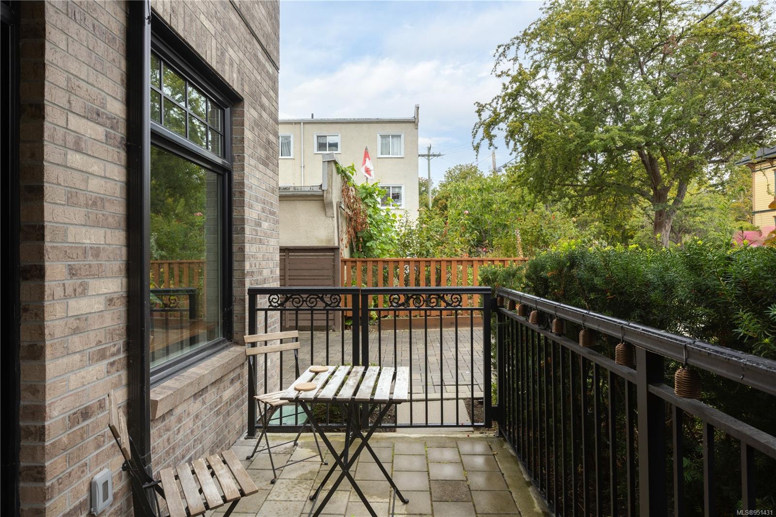 1015 Rockland Ave Unit: 101