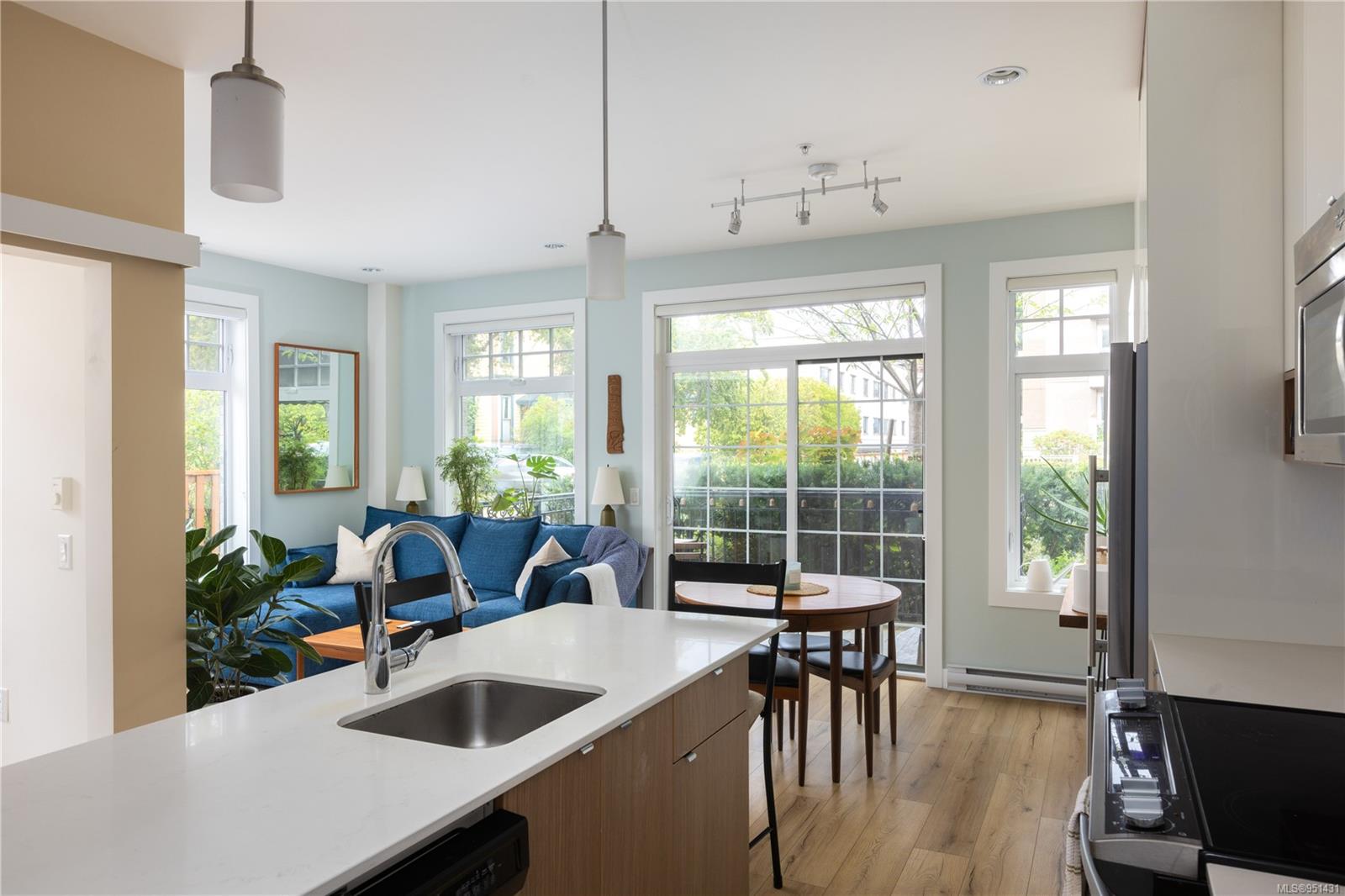 1015 Rockland Ave Unit: 101