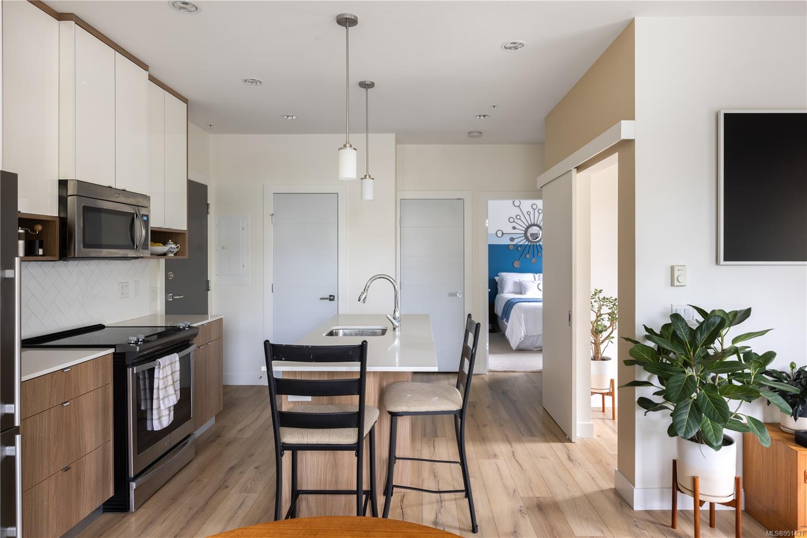 1015 Rockland Ave Unit: 101