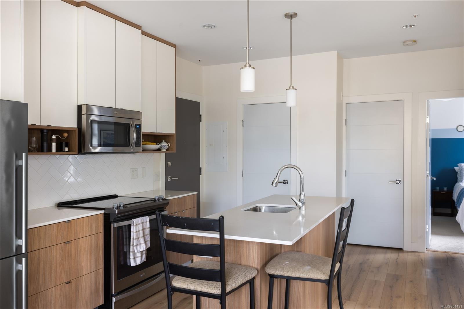 1015 Rockland Ave Unit: 101