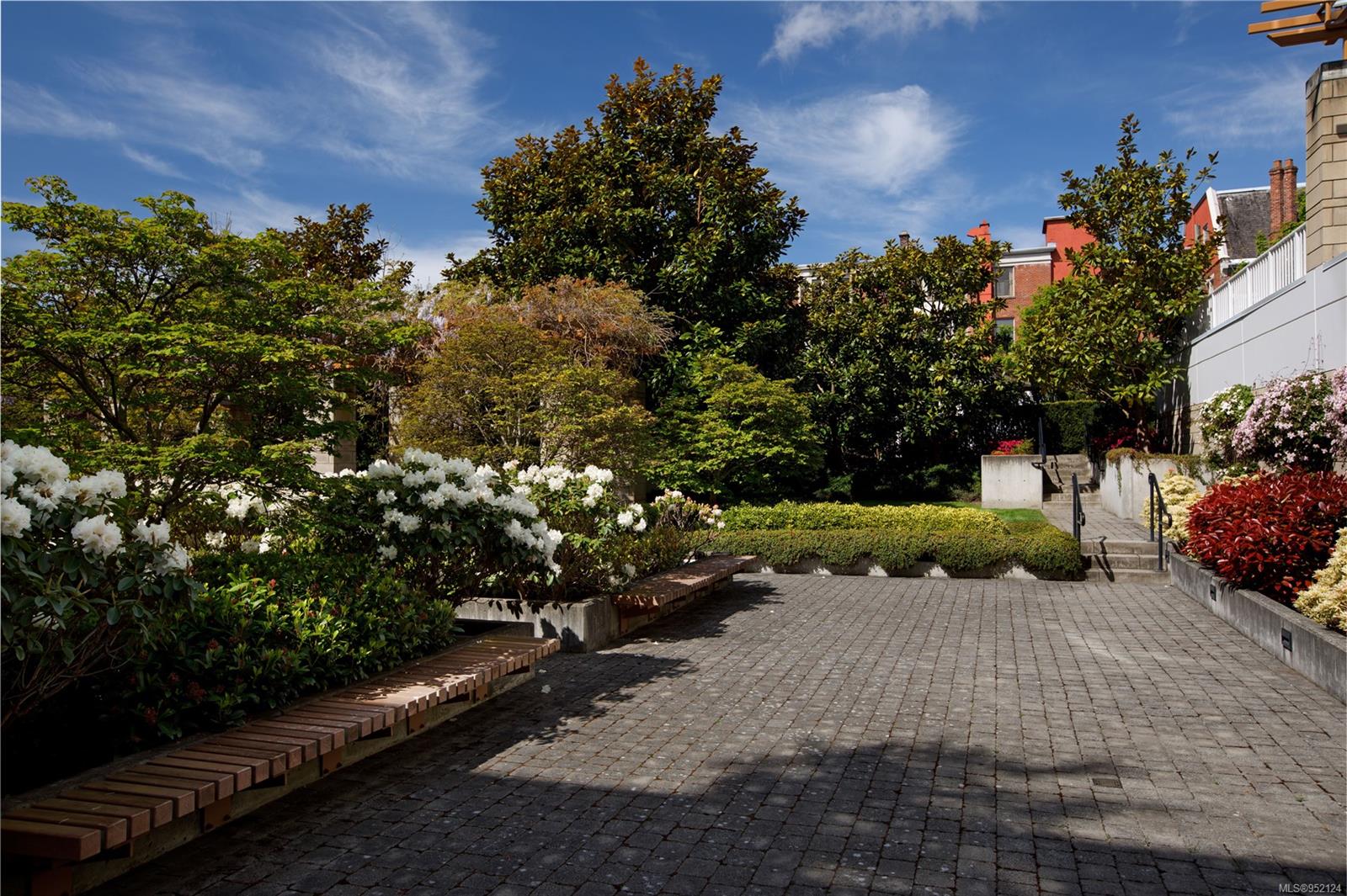 999 Burdett Ave Unit: 410