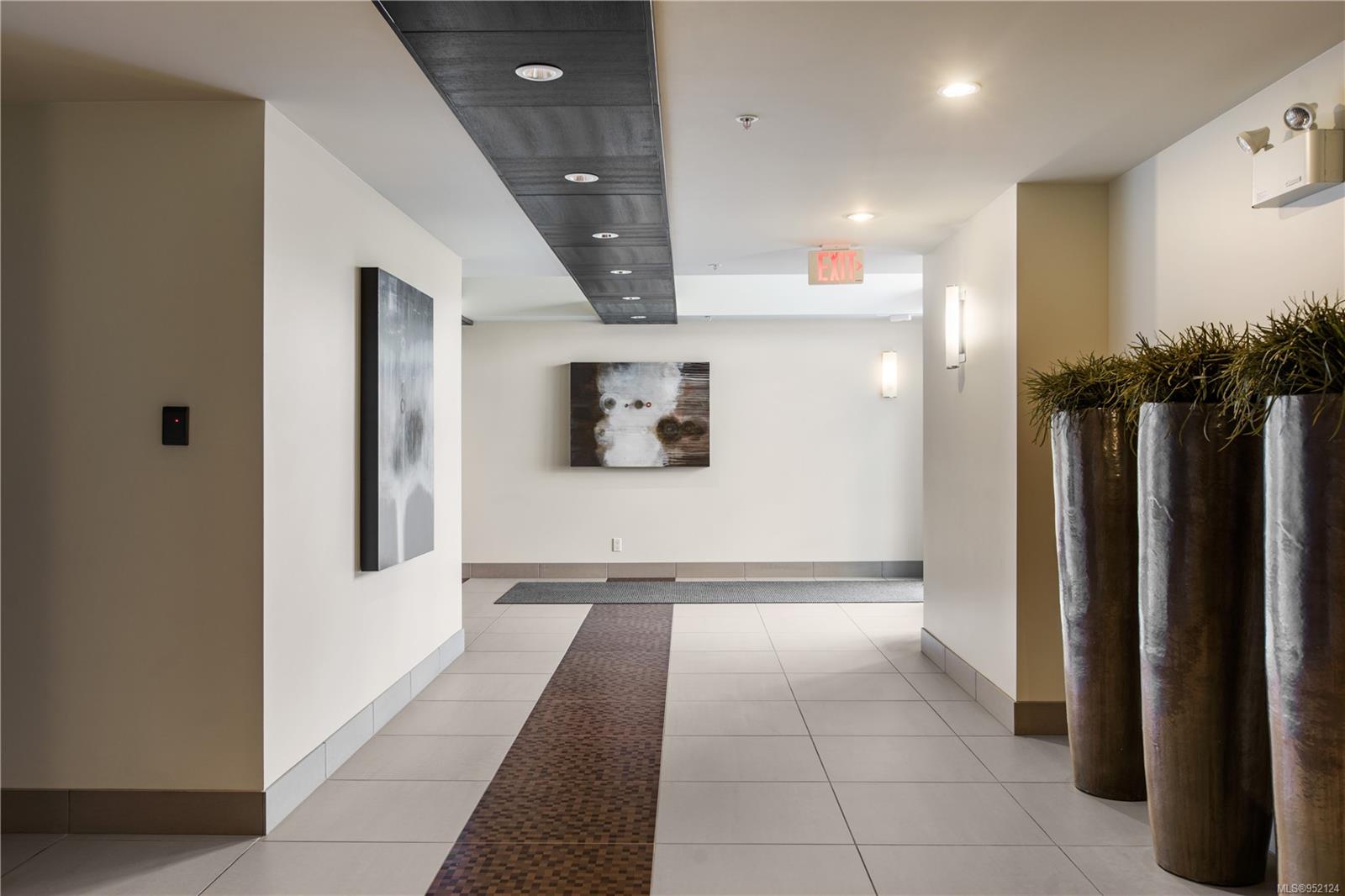 999 Burdett Ave Unit: 410