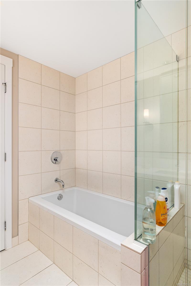 999 Burdett Ave Unit: 410