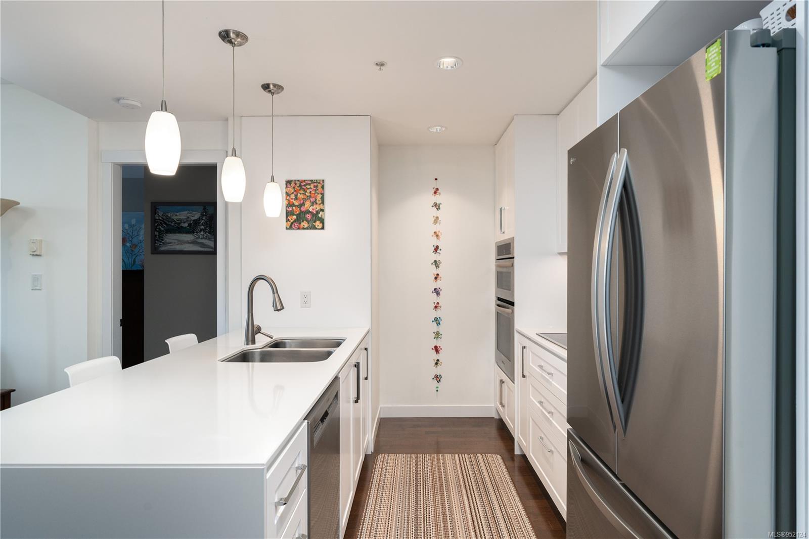 999 Burdett Ave Unit: 410