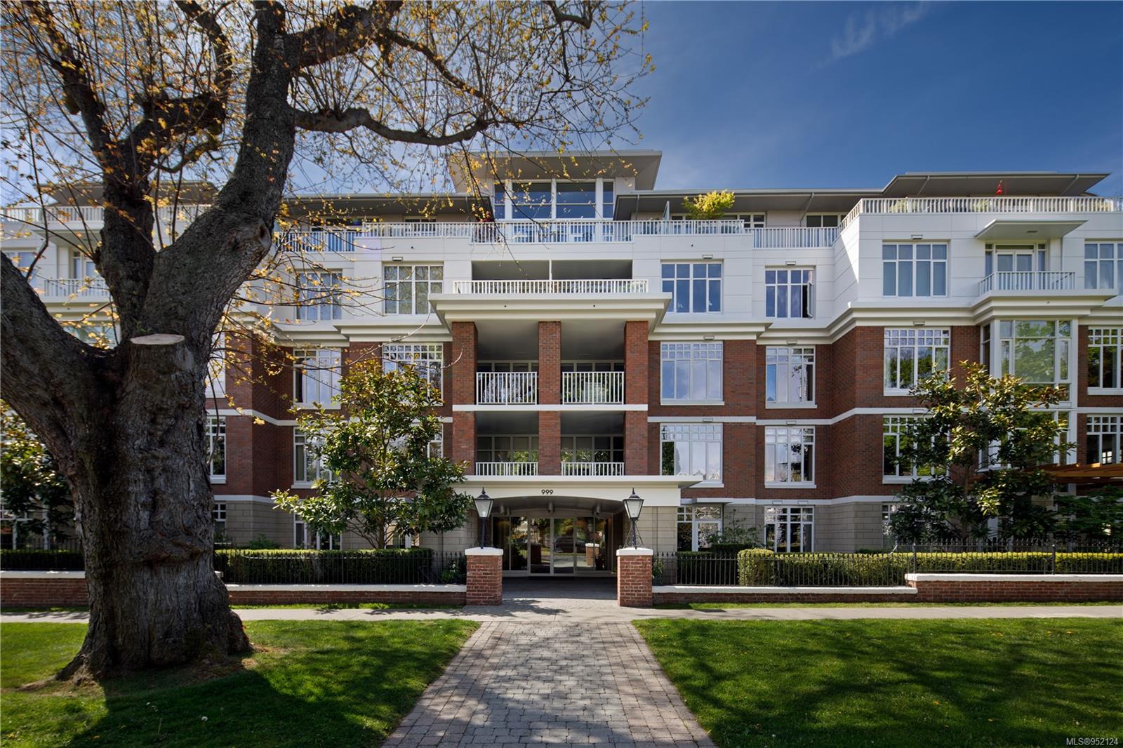 999 Burdett Ave Unit: 410