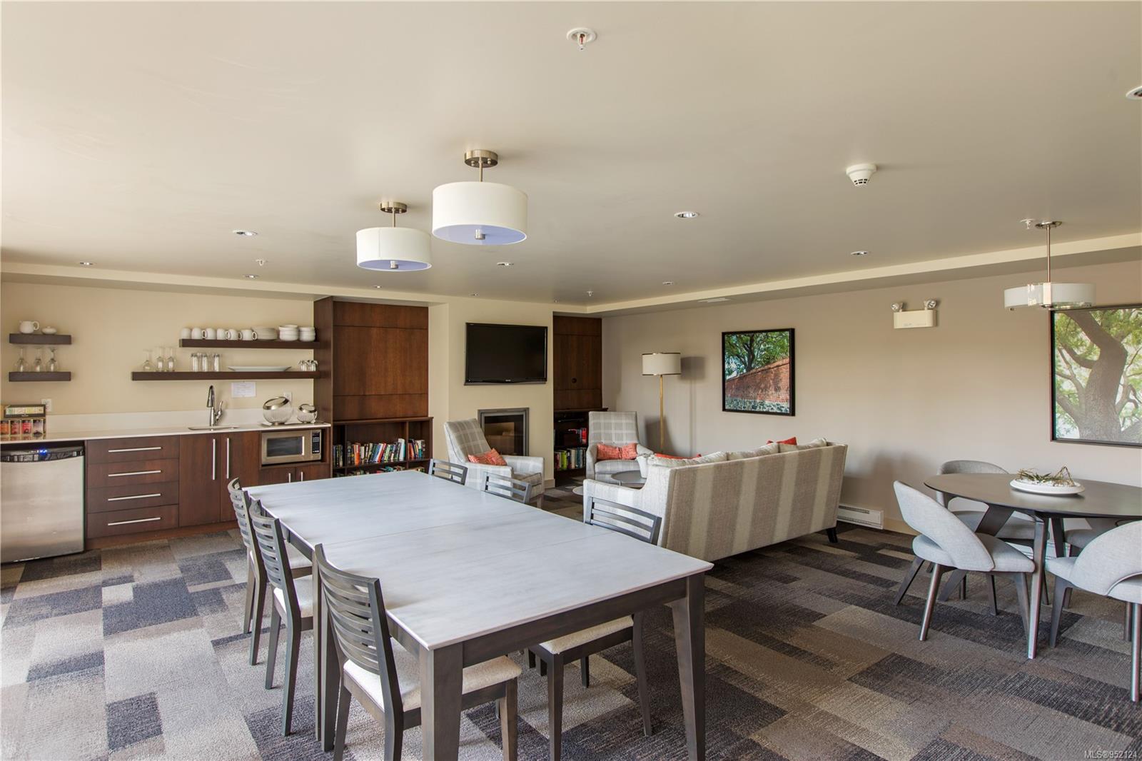 999 Burdett Ave Unit: 410