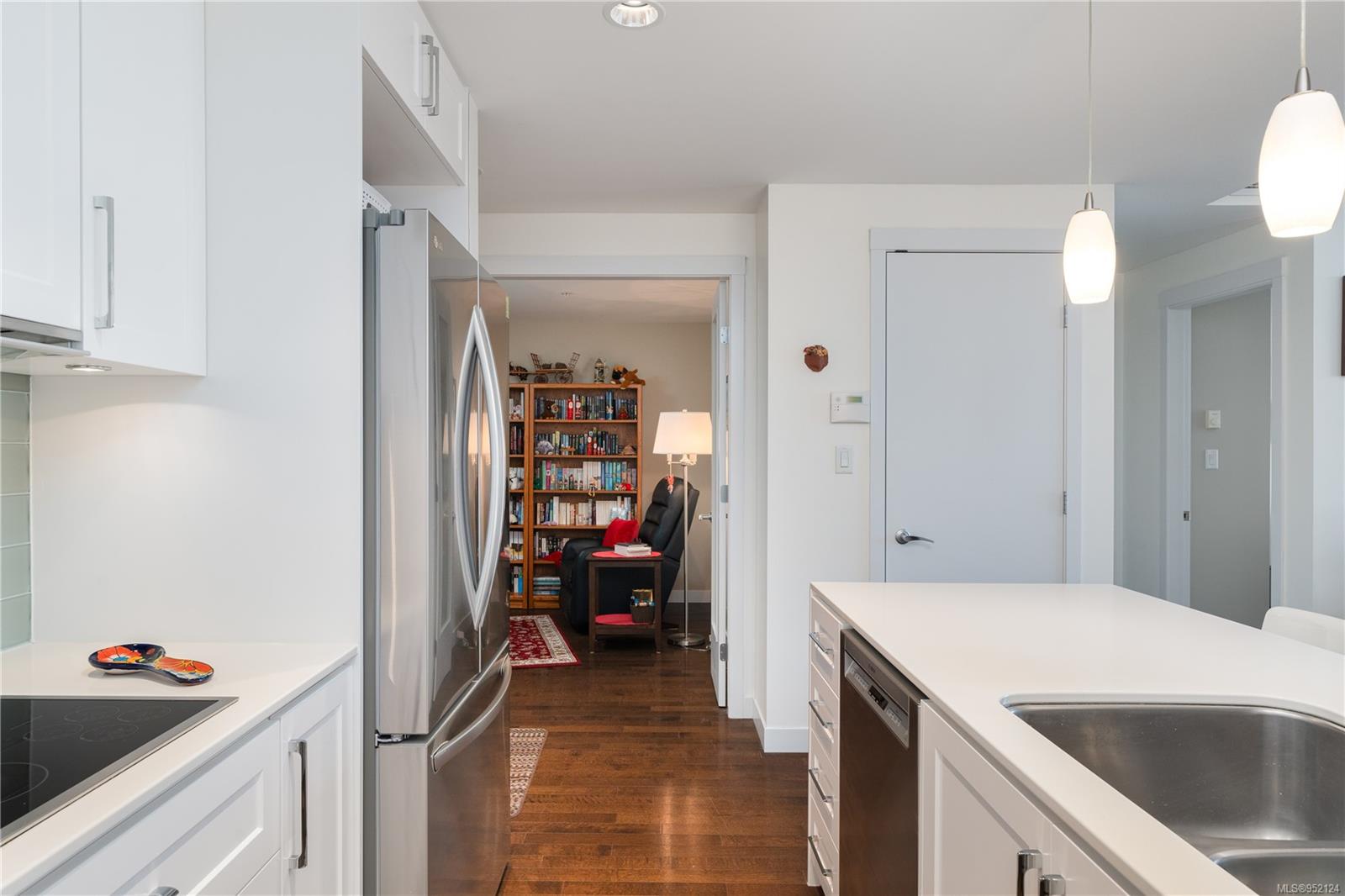 999 Burdett Ave Unit: 410