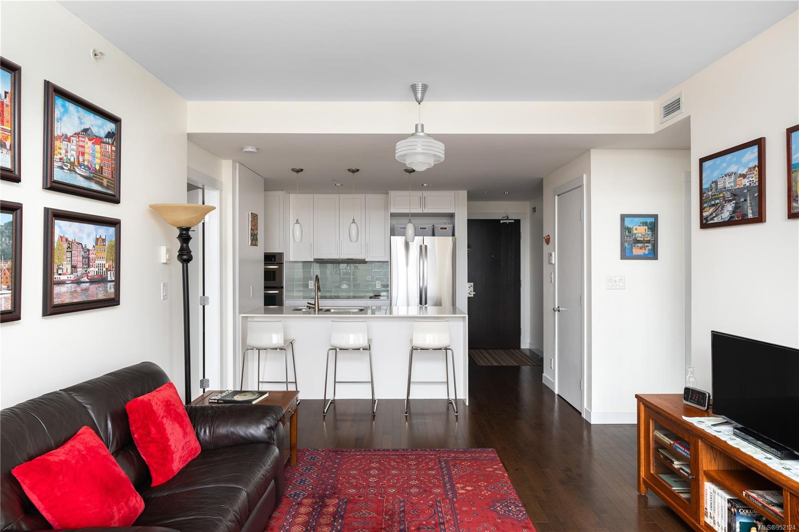 999 Burdett Ave Unit: 410