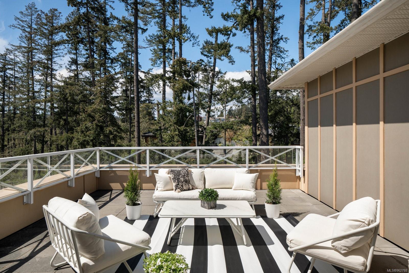 1900 Watkiss Way # 402