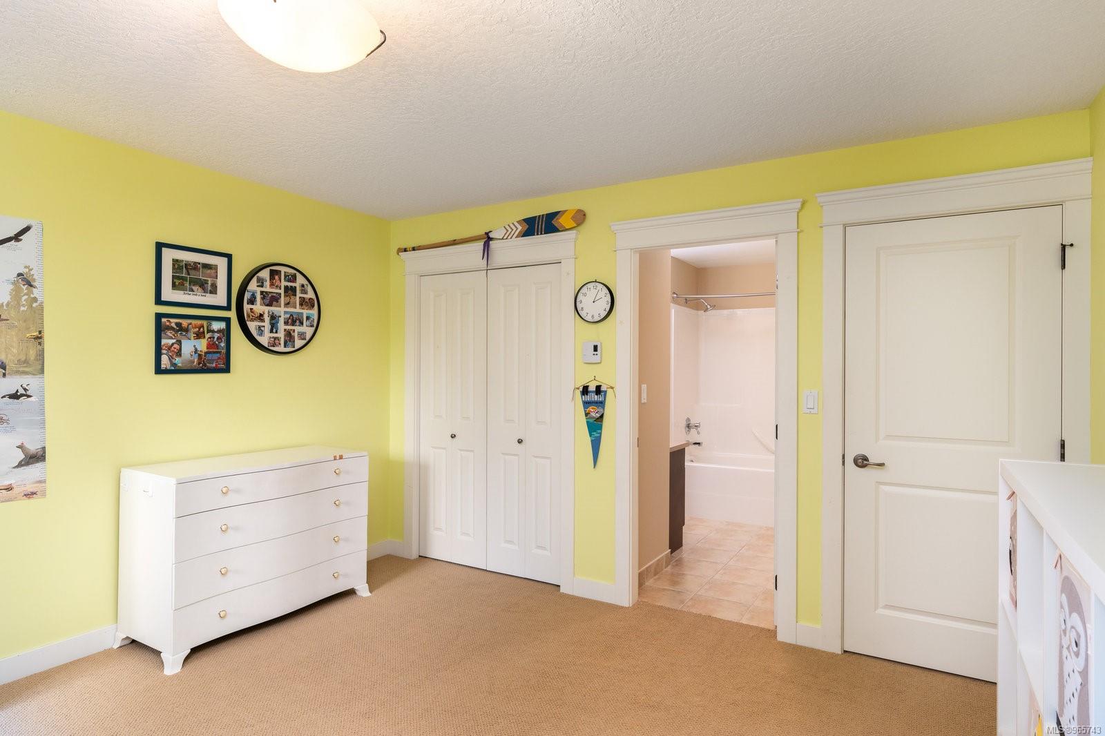 542 Heatherdale Lane