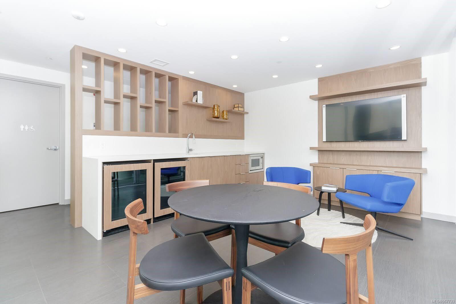 530 Michigan St # 118