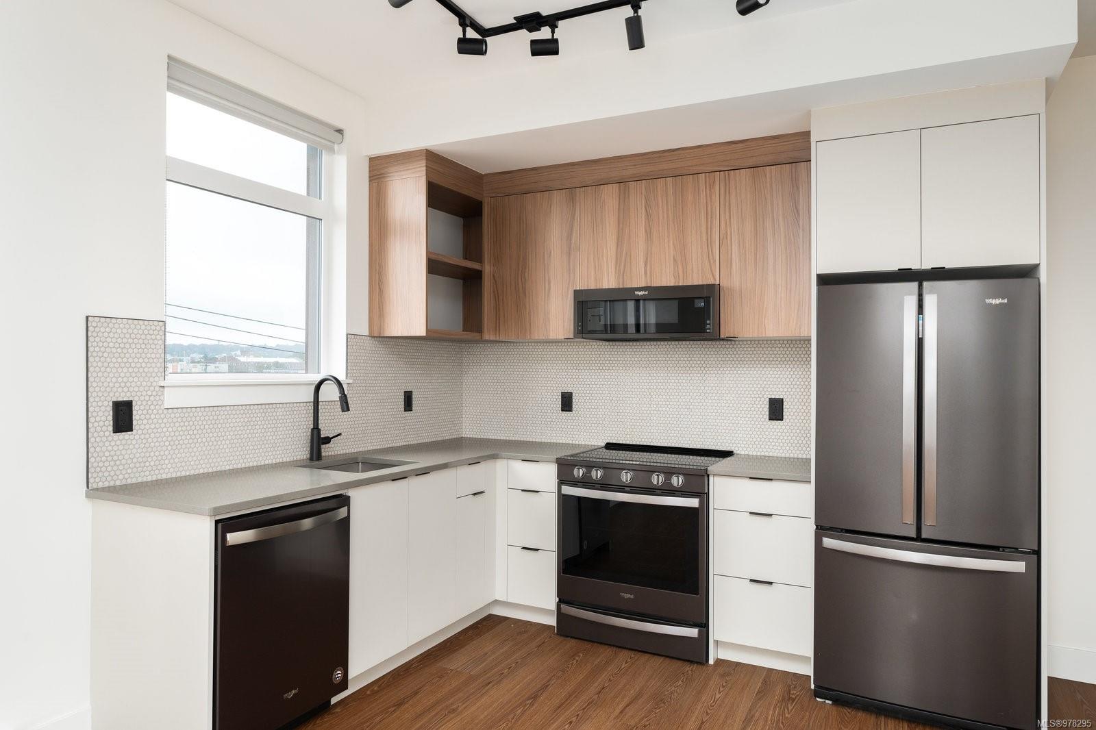 515 Chatham St # 401