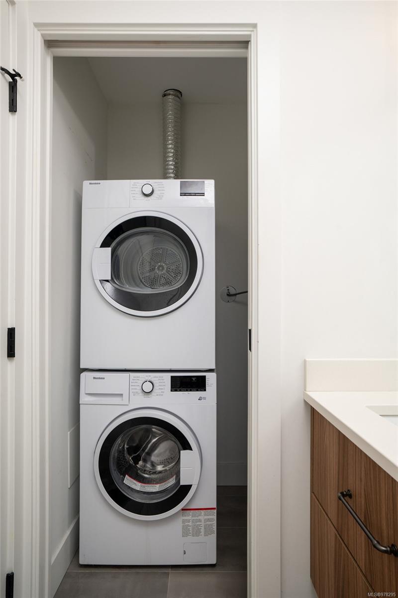 515 Chatham St # 401